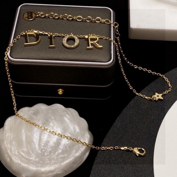 Dior Lustrous Gold Letter Charm Necklace - Picture 4 of 6